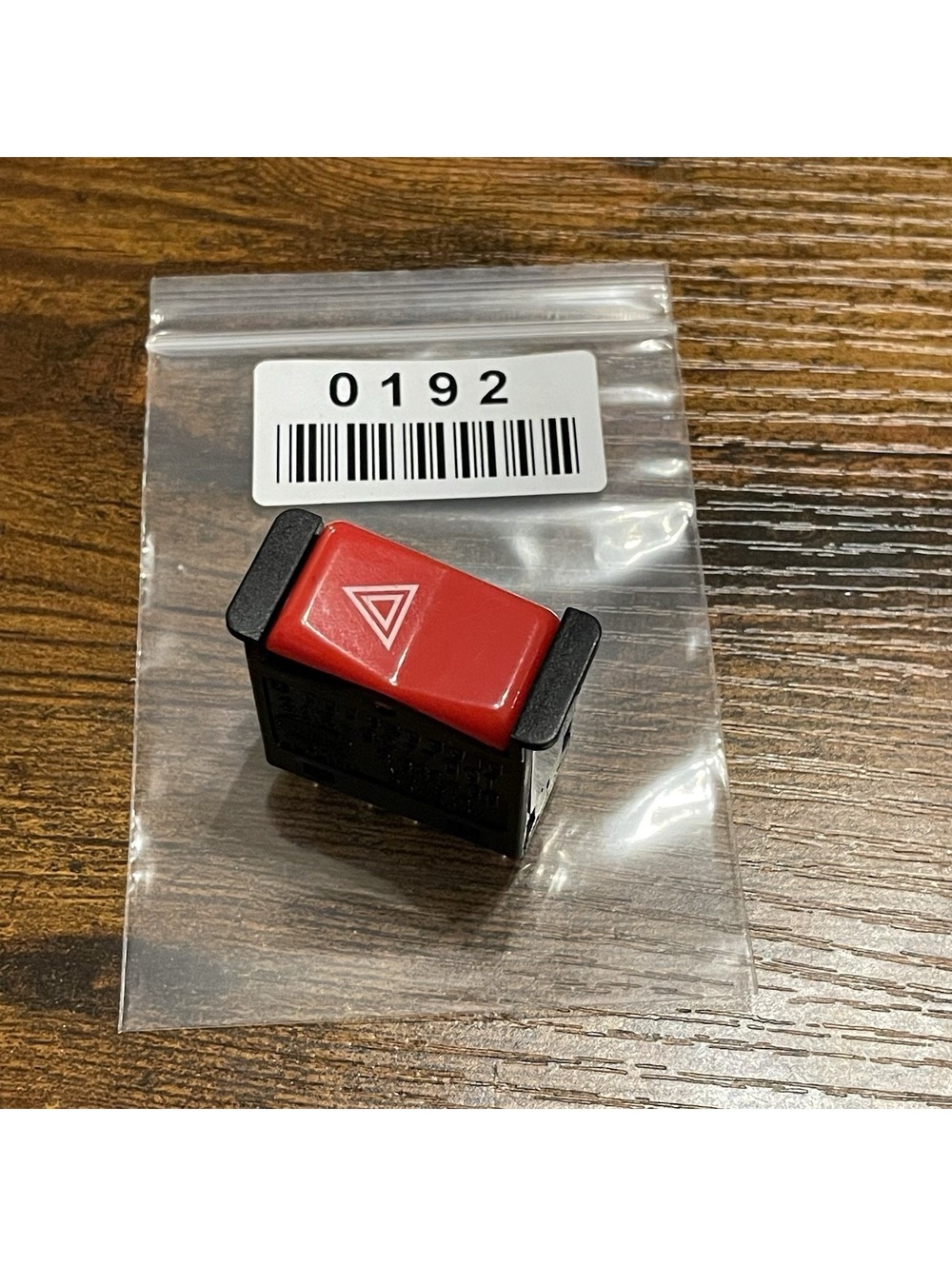 ✅ 0008209010 Mercedes Hazard Warning Switch  /#️⃣0192